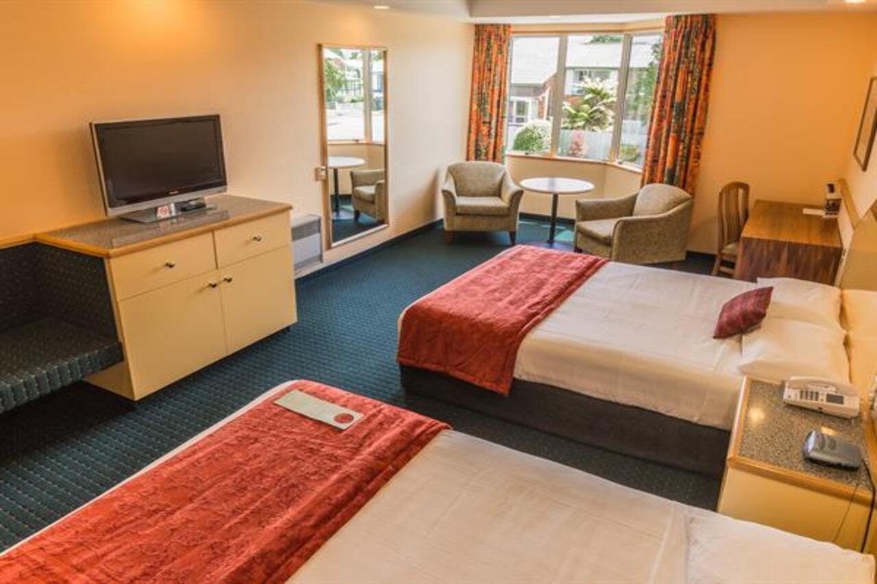 Distinction Luxmore Hotel Te Anau Zewnętrze zdjęcie