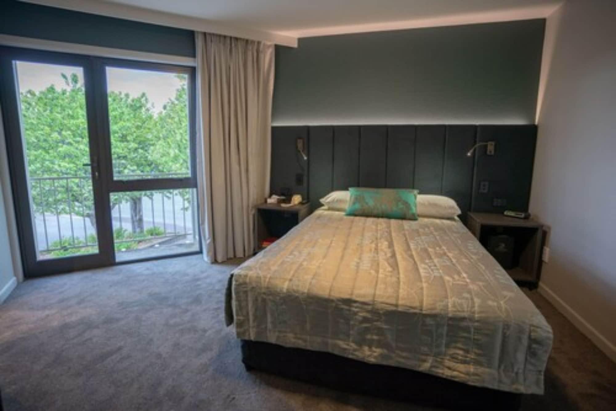 Distinction Luxmore Hotel Te Anau Zewnętrze zdjęcie