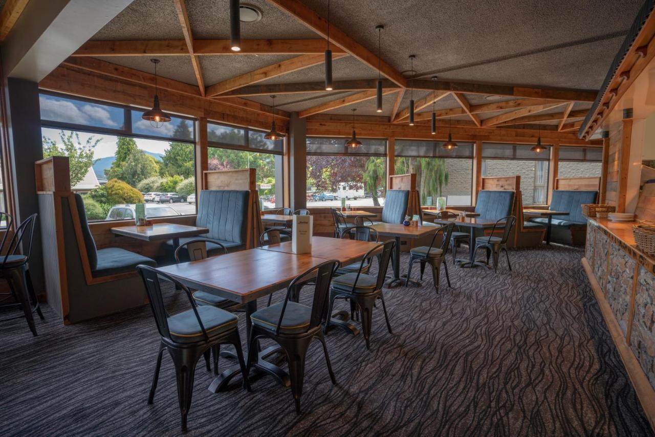 Distinction Luxmore Hotel Te Anau Zewnętrze zdjęcie