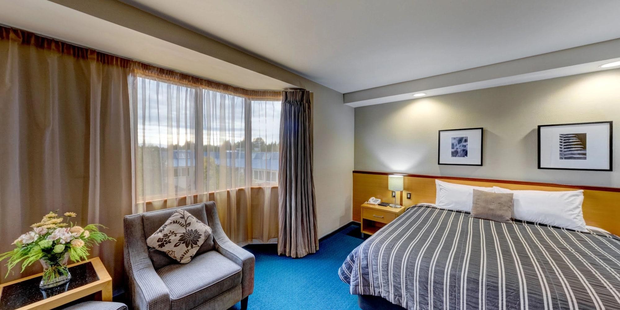 Distinction Luxmore Hotel Te Anau Zewnętrze zdjęcie
