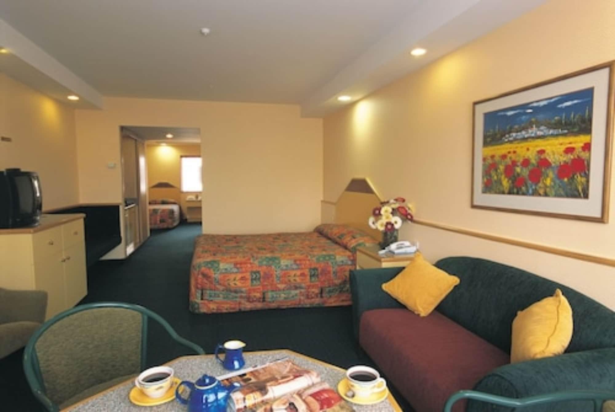 Distinction Luxmore Hotel Te Anau Zewnętrze zdjęcie