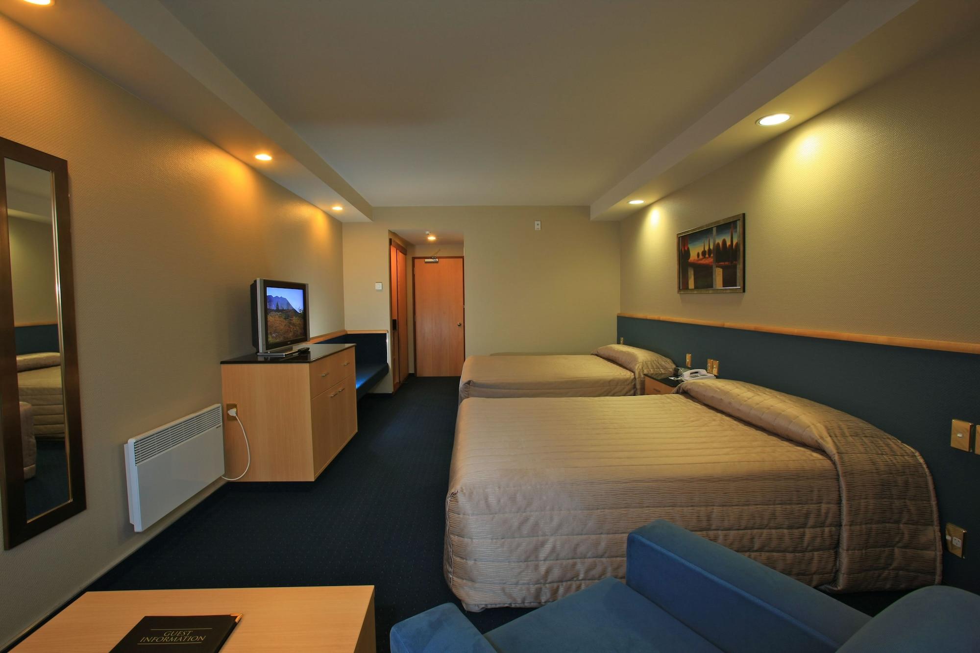 Distinction Luxmore Hotel Te Anau Zewnętrze zdjęcie