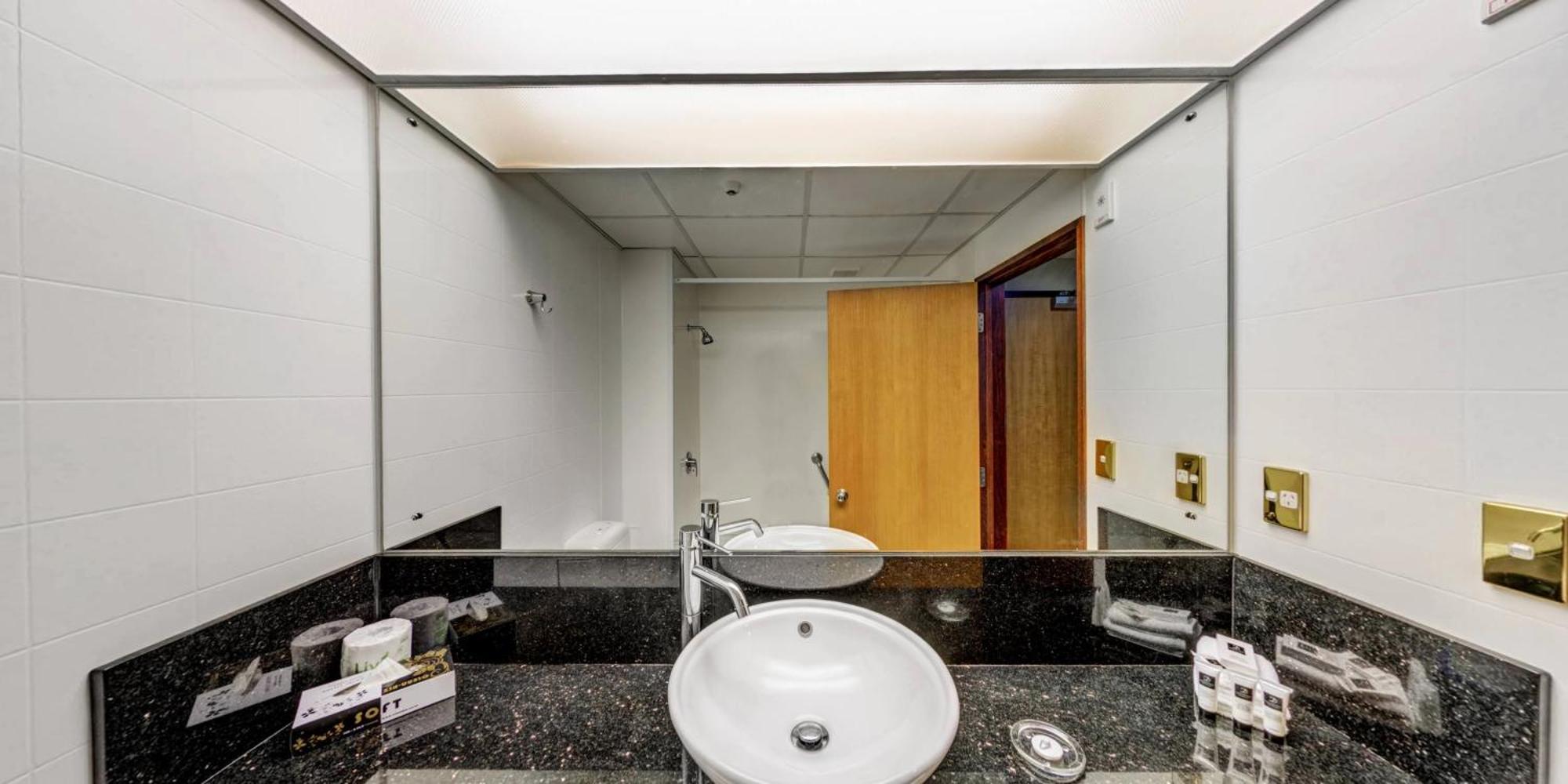 Distinction Luxmore Hotel Te Anau Zewnętrze zdjęcie