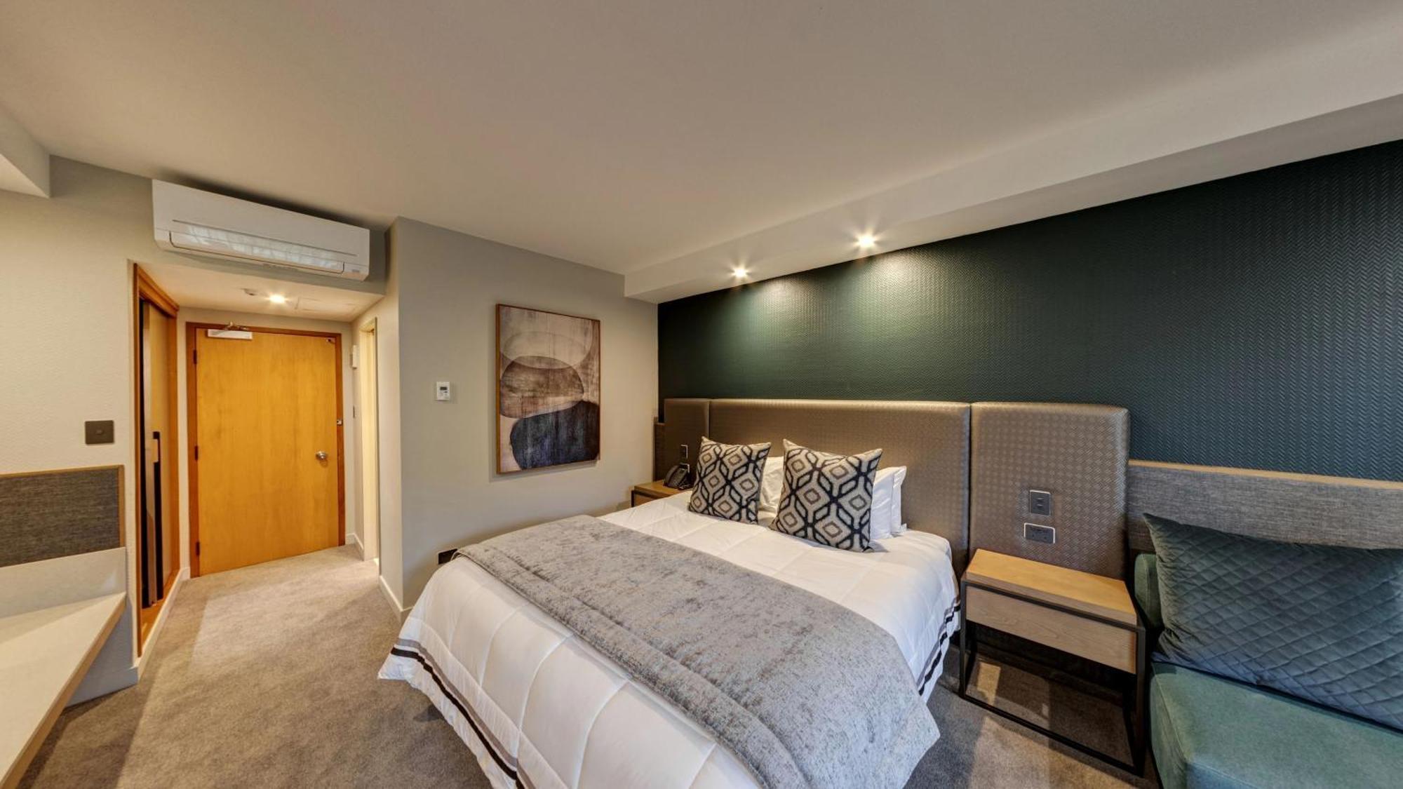 Distinction Luxmore Hotel Te Anau Zewnętrze zdjęcie